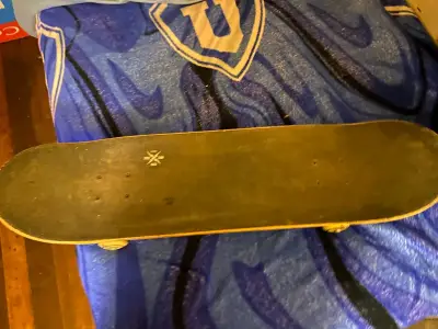Skateboard Billied con diseño gráfico colorido - miniatura 2