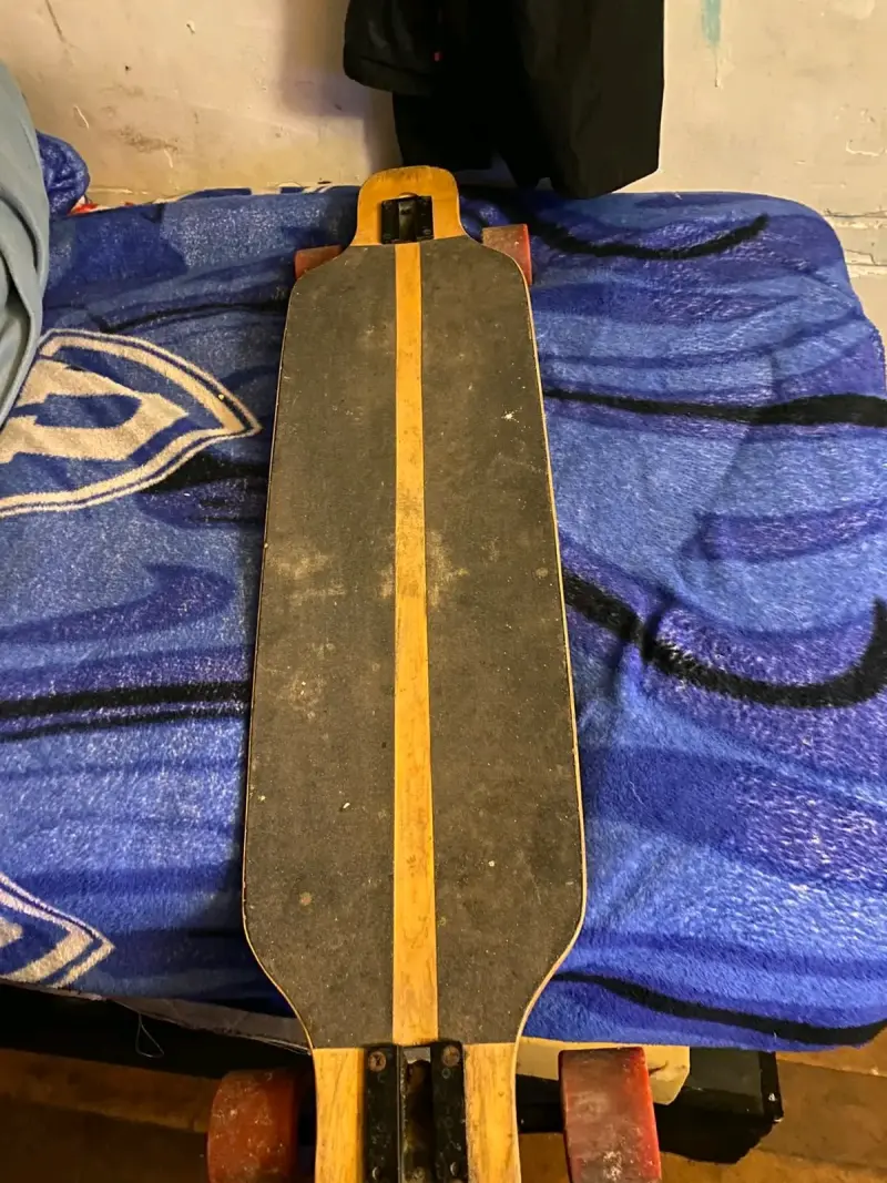 Longboard de madera con diseño gráfico - 2