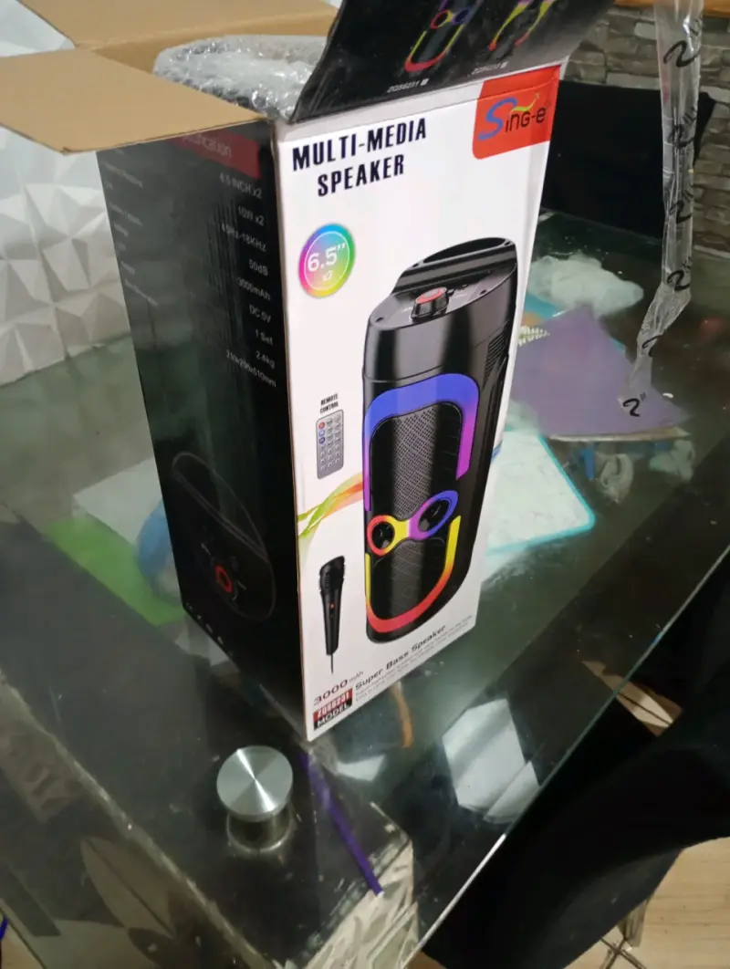 Parlante multimedia Sing-e con luces LED - 1