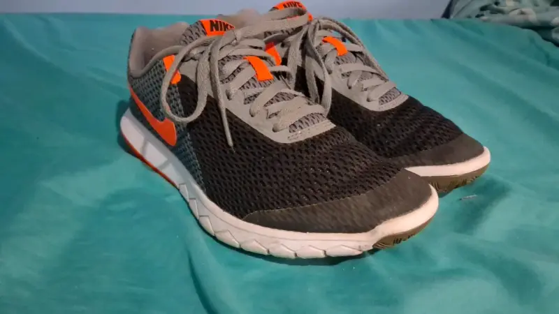 Zapatillas deportivas Nike negras y naranjas N.37