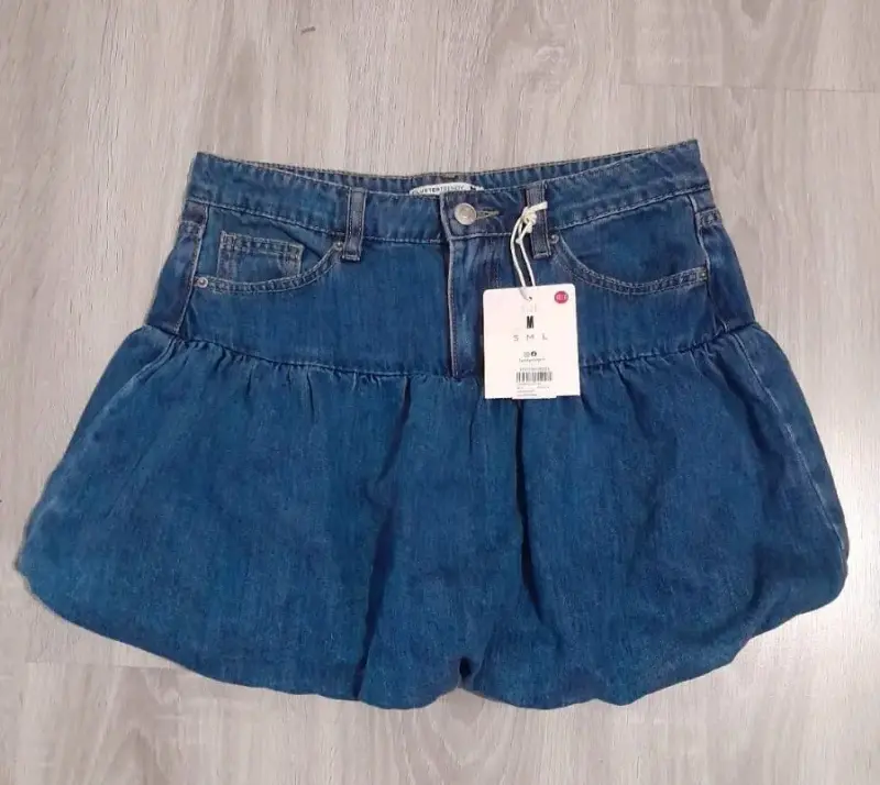 Falda corta de mezclilla azul talla M