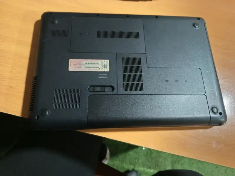 Notebook Compaq Presario CQ57 en buen estado - 1