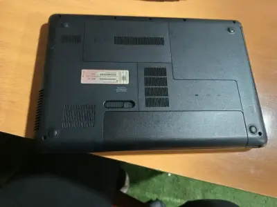 Notebook Compaq Presario CQ57 en buen estado - miniatura 1