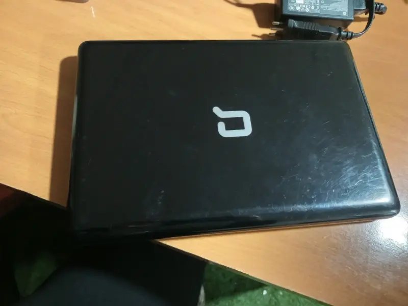 Notebook Compaq Presario CQ57 en buen estado - 2