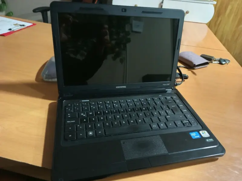 Notebook Compaq Presario CQ57 en buen estado - 3