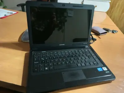 Notebook Compaq Presario CQ57 en buen estado - miniatura 3
