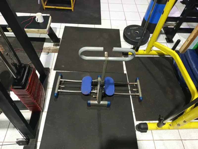 Máquina de Ejercicio Abductor para Gimnasi - 1