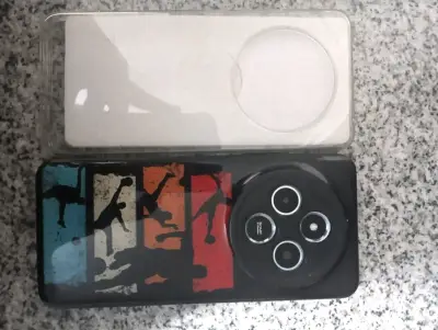 Teléfono Xiaomi redmi 14c en perfecto estado - miniatura 4