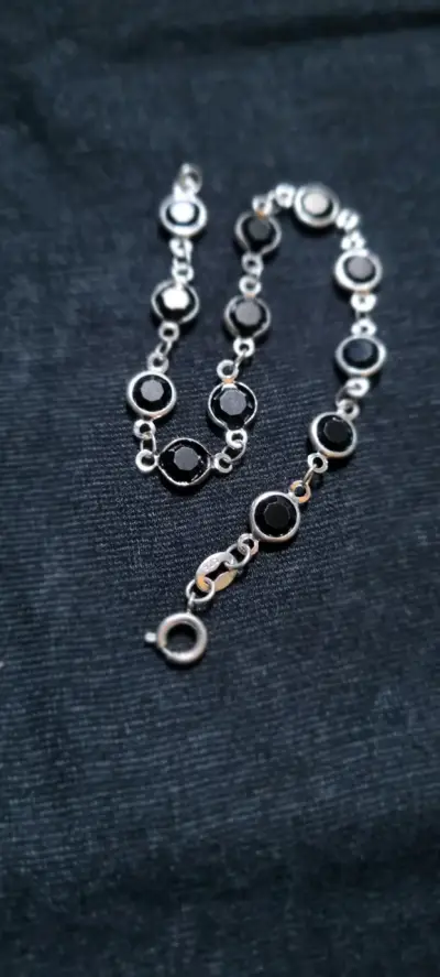 Pulsera de plata con piedras negras - miniatura 1