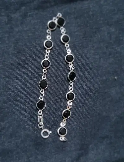 Pulsera de plata con piedras negras - miniatura 2