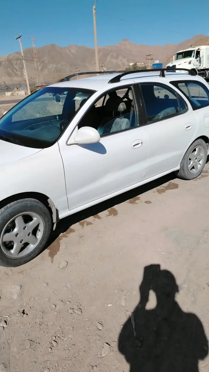 Hyundai Elantra GLS 1.8 1998 en buen estado - 2