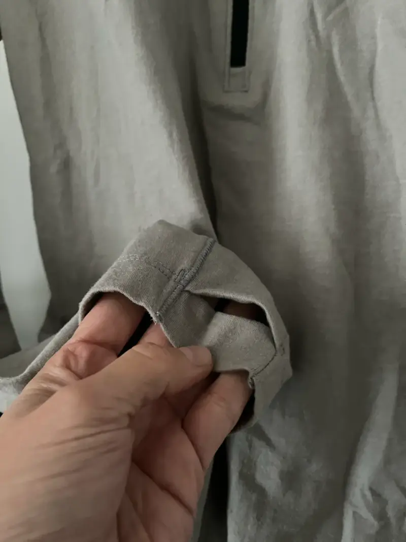 Polera deportiva gris Under Armour con cierre - 4