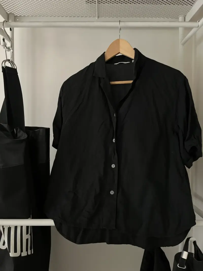 Camisa Negra de lino uniqlo - 1