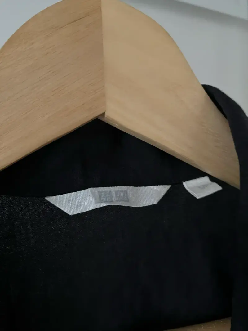 Camisa Negra de lino uniqlo - 2