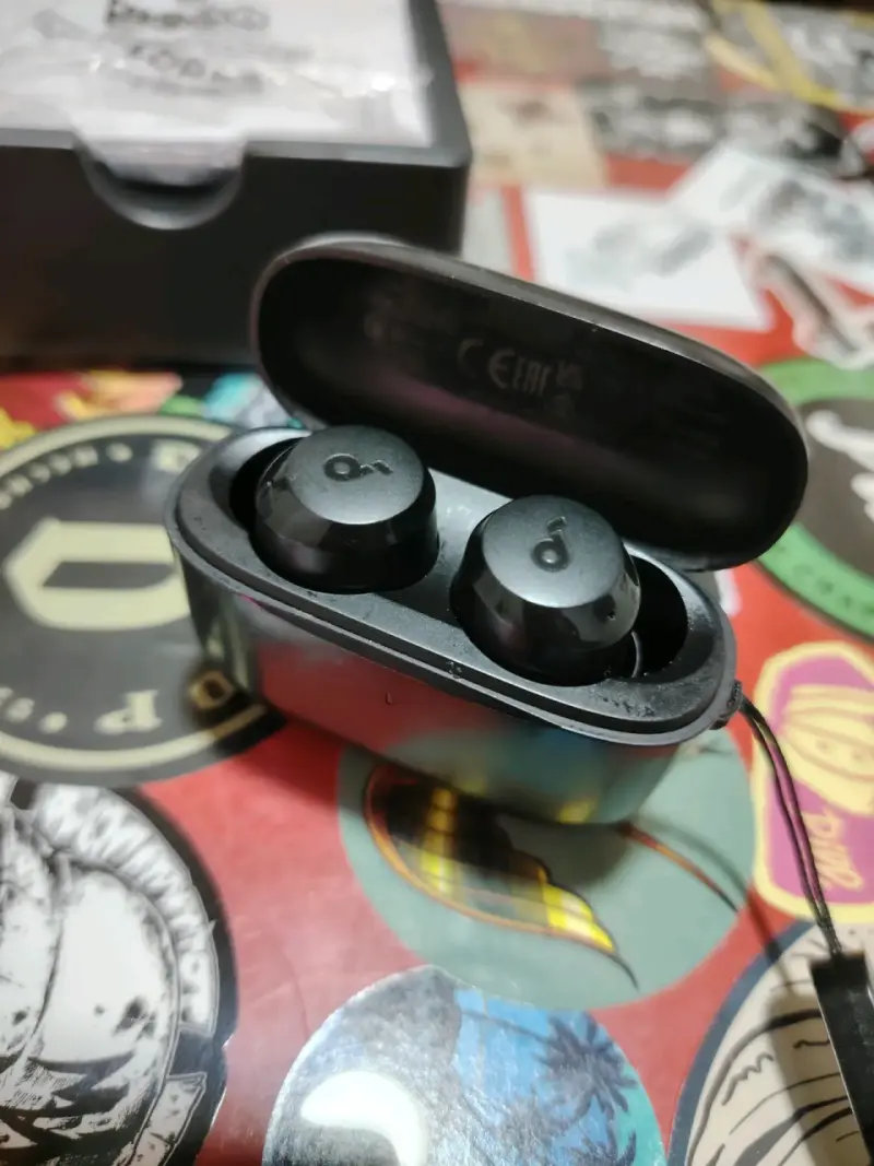Audífonos inalámbricos Anker Soundcore A25i - 1