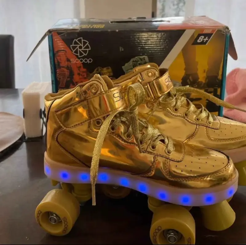 Patines dorados con luces LED talla 38