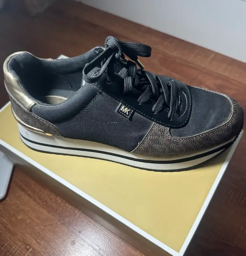 Zapatillas deportivas negras y doradas Michael Kors - 2