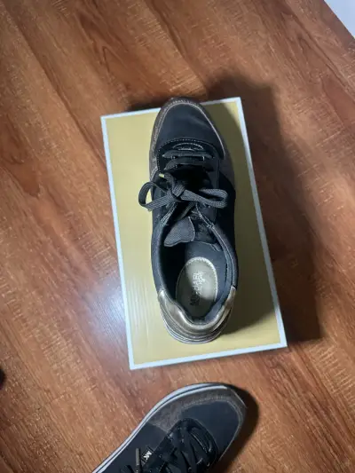 Zapatillas deportivas negras y doradas Michael Kors - miniatura 4