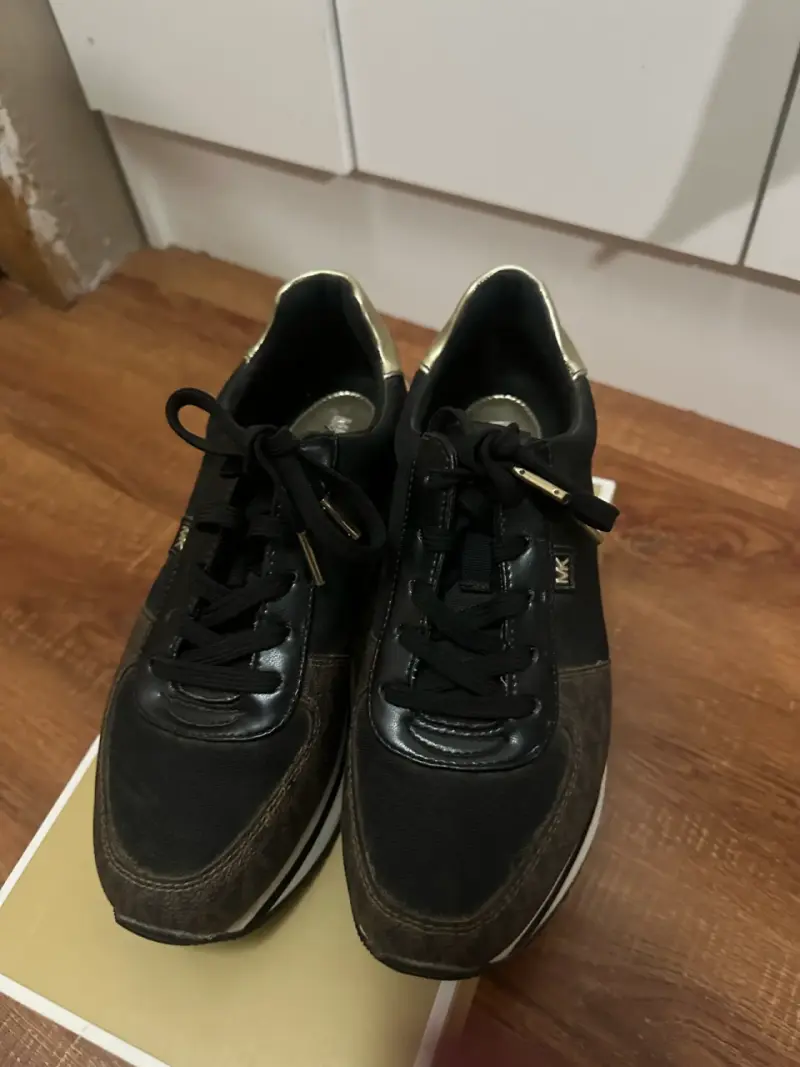 Zapatillas deportivas negras y doradas Michael Kors - 6