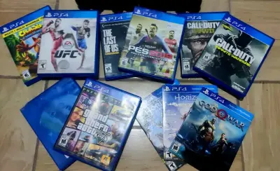 Consola PS4 1TB con Juegos y Controles - miniatura 1