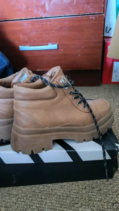 Botas de cuero marrón Steve Madden para hombre - miniatura 1