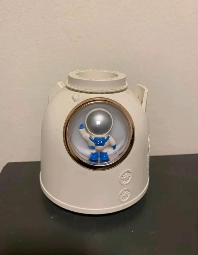 Lámpara decorativa astronauta con luz LED - 1