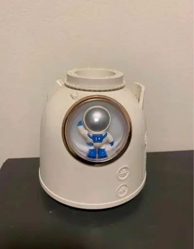 Lámpara decorativa astronauta con luz LED - miniatura 1