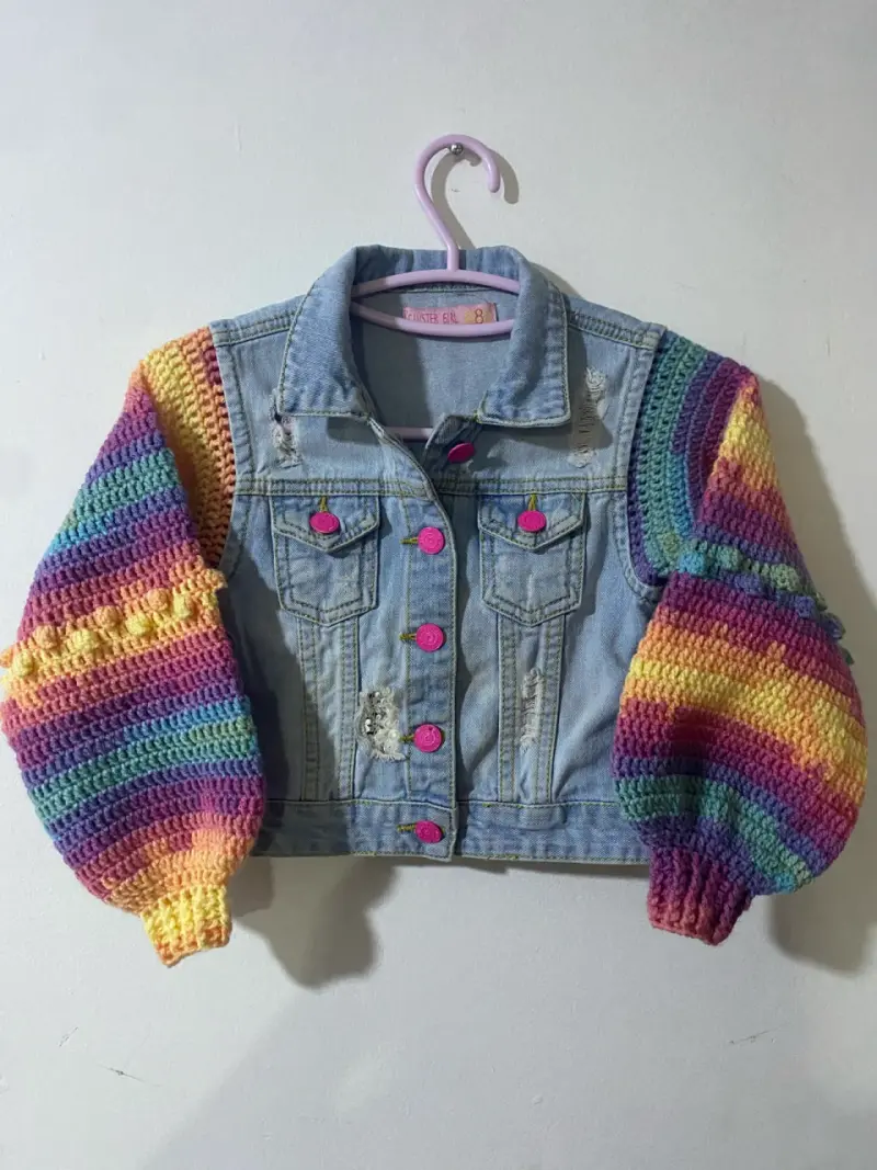 Chaqueta de mezclilla con mangas arcoíris  niña - 3