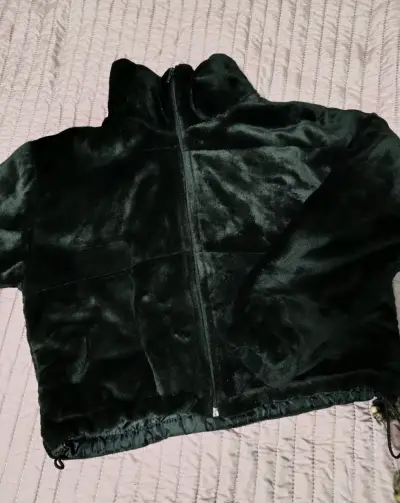 Chaqueta de plush negra 🤍 - miniatura 1