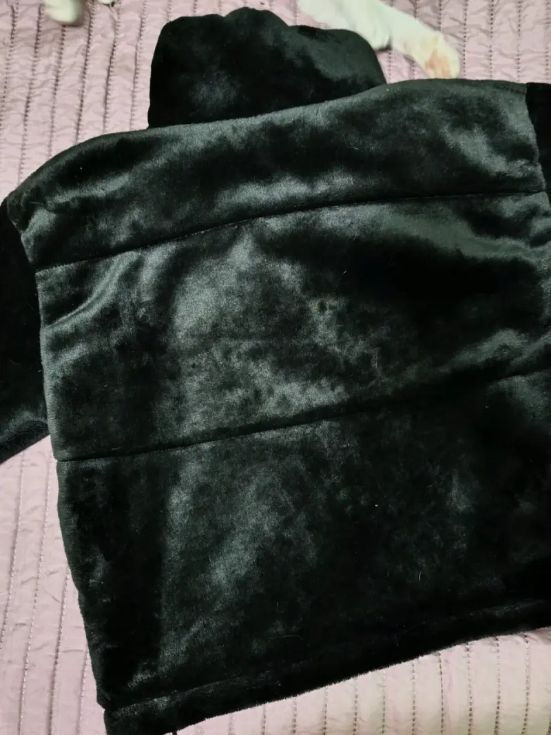 Chaqueta de plush negra 🤍 - 3