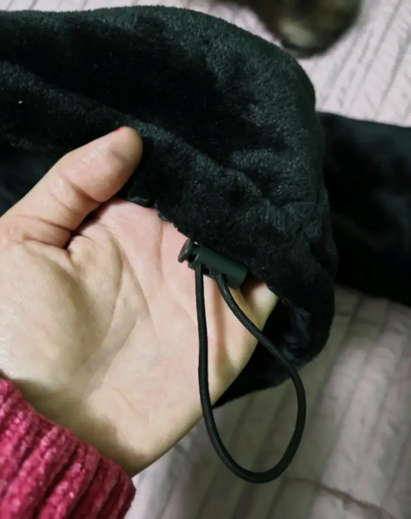 Chaqueta de plush negra 🤍 - 4