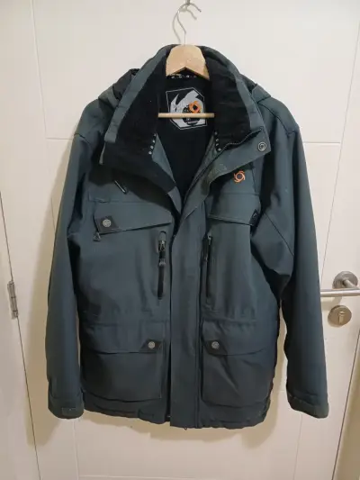 Chaqueta impermeable verde oscuro con capucha - miniatura 1