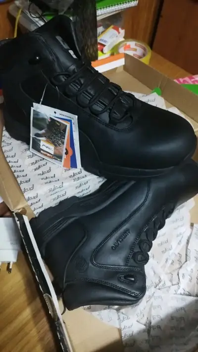 Botas de seguridad negras Proflex resistentes al agua - miniatura 1