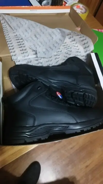 Botas de seguridad negras Proflex resistentes al agua - miniatura 4
