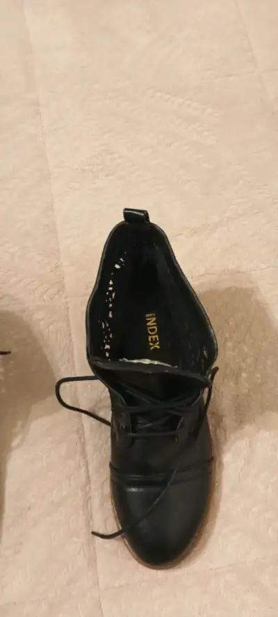 Botines negros de cuero Index con diseño calado - miniatura 3