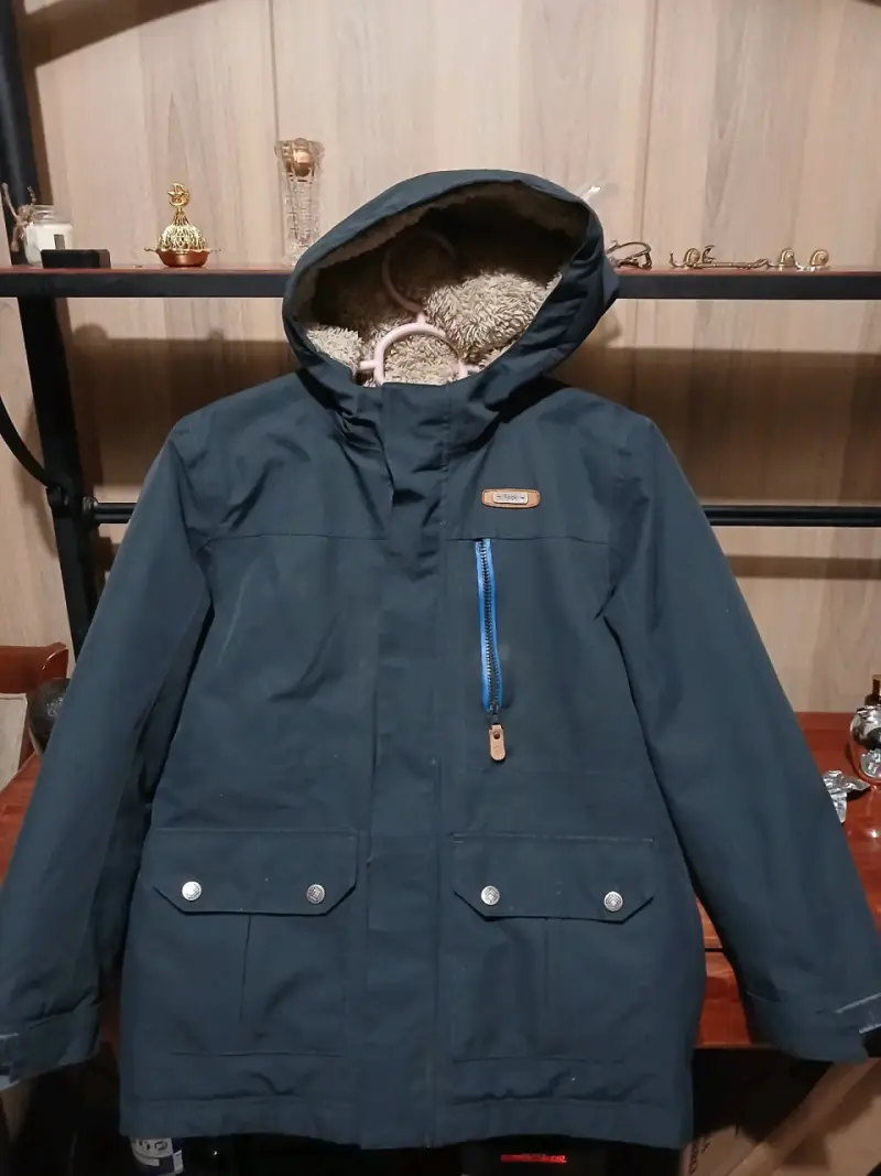 Chaqueta impermeable con capucha para hombre - 2