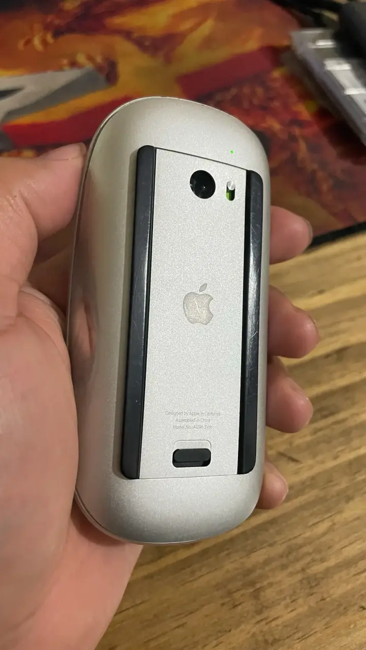 Apple Magic Mouse 1ra generación - 2
