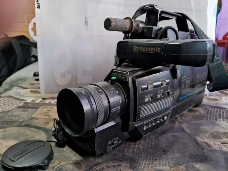 Cámara de video Panasonic AF X6 CCD VHS HQ - 1