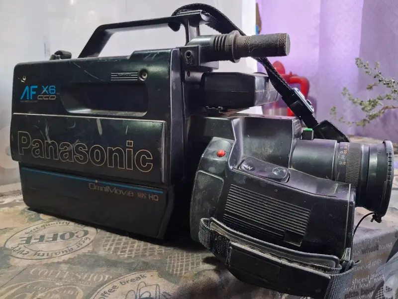 Cámara de video Panasonic AF X6 CCD VHS HQ - 2