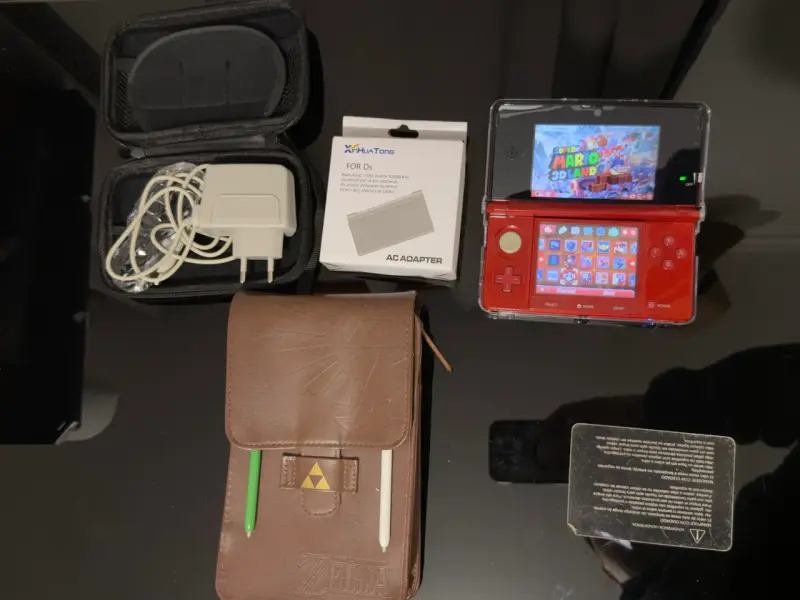 Consola Nintendo 3DS Roja con Accesorios - 1