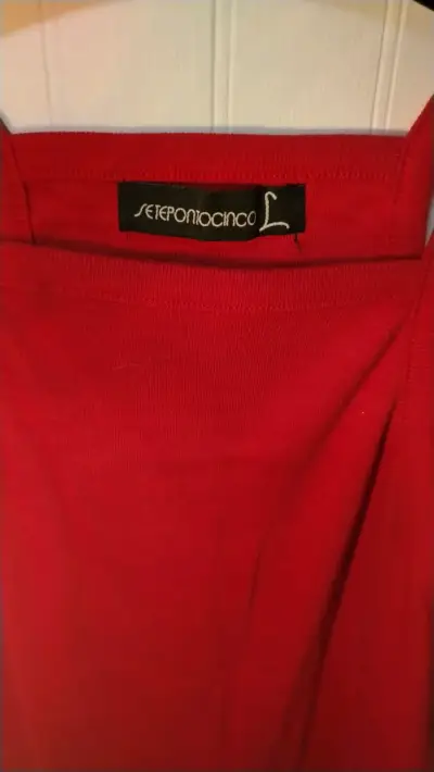 Polera roja sin mangas Setepontocinco - miniatura 2