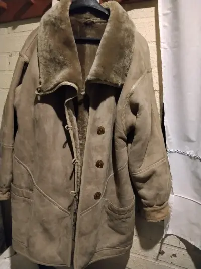 Gamulán italiano de gamuza  beige con botones - miniatura 3