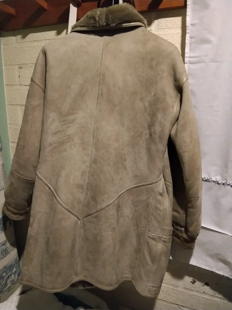 Gamulán italiano de gamuza beige con botones - 5