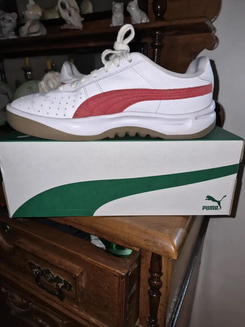 Zapatillas deportivas Puma blancas y rojas - 2