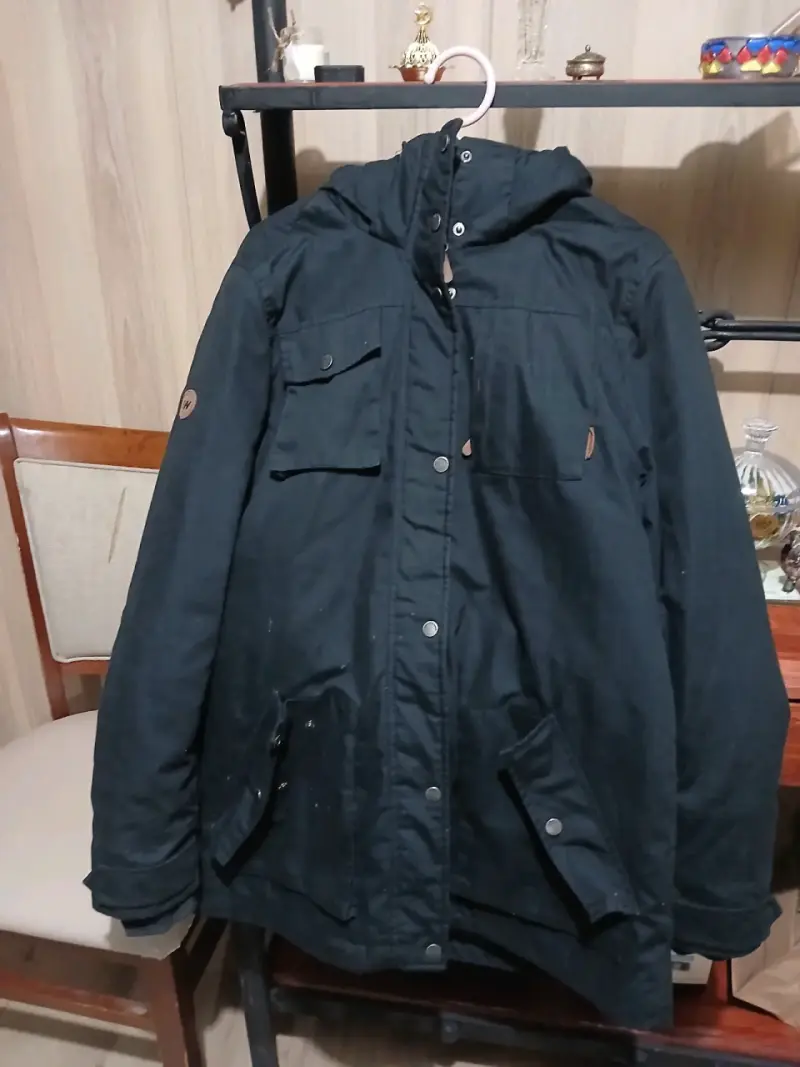 Chaqueta negra Weinbrenner con capucha - 3