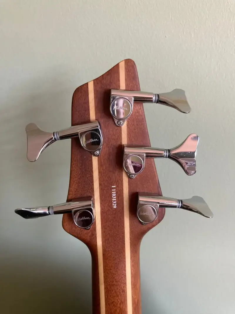 Bajo Washburn Taurus T25 - 5