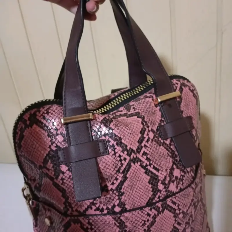 Mochila Secret de cuero sintético (¡Nueva!) - 3