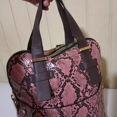 Mochila Secret de cuero sintético (¡Nueva!) - miniatura 3