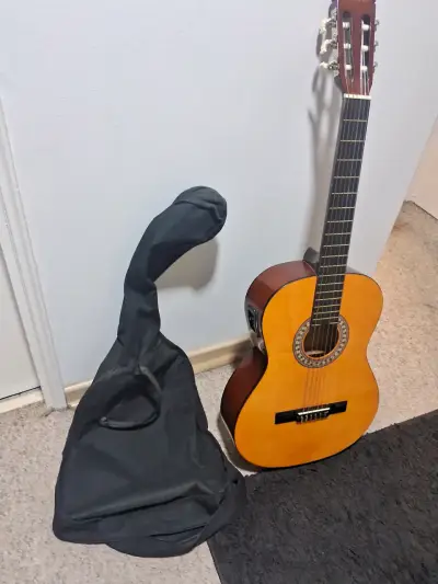 Guitarra clásica Freeman con funda - miniatura 2