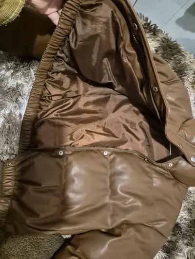 Chaqueta acolchada marrón para invierno - miniatura 4
